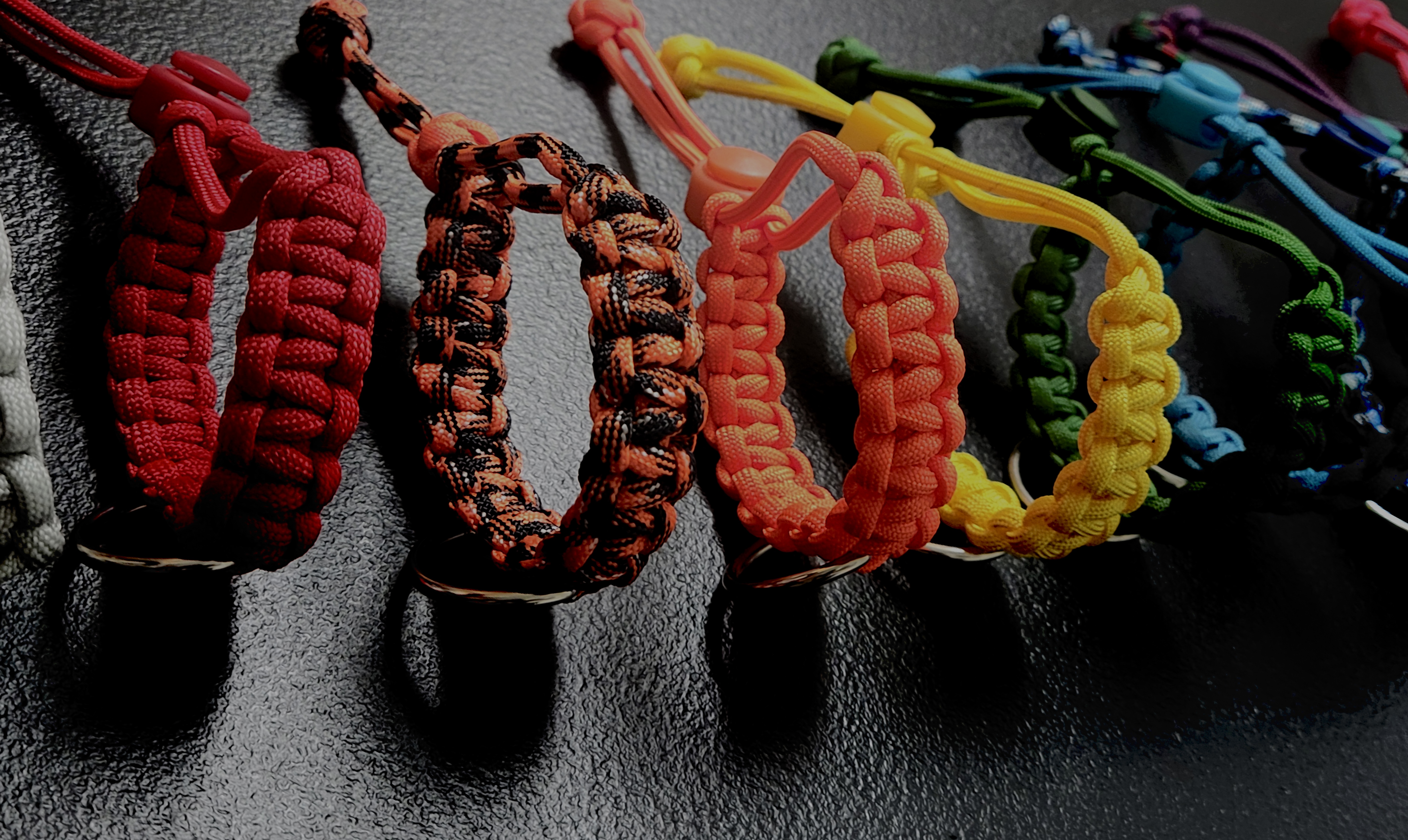 Multi-Use D-Ring Paracord Bracelet